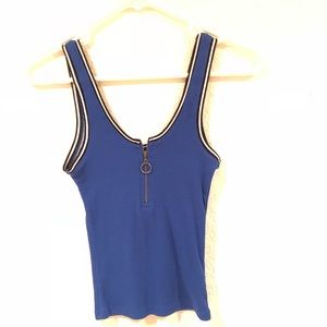 Blue zip up tank top!🐬